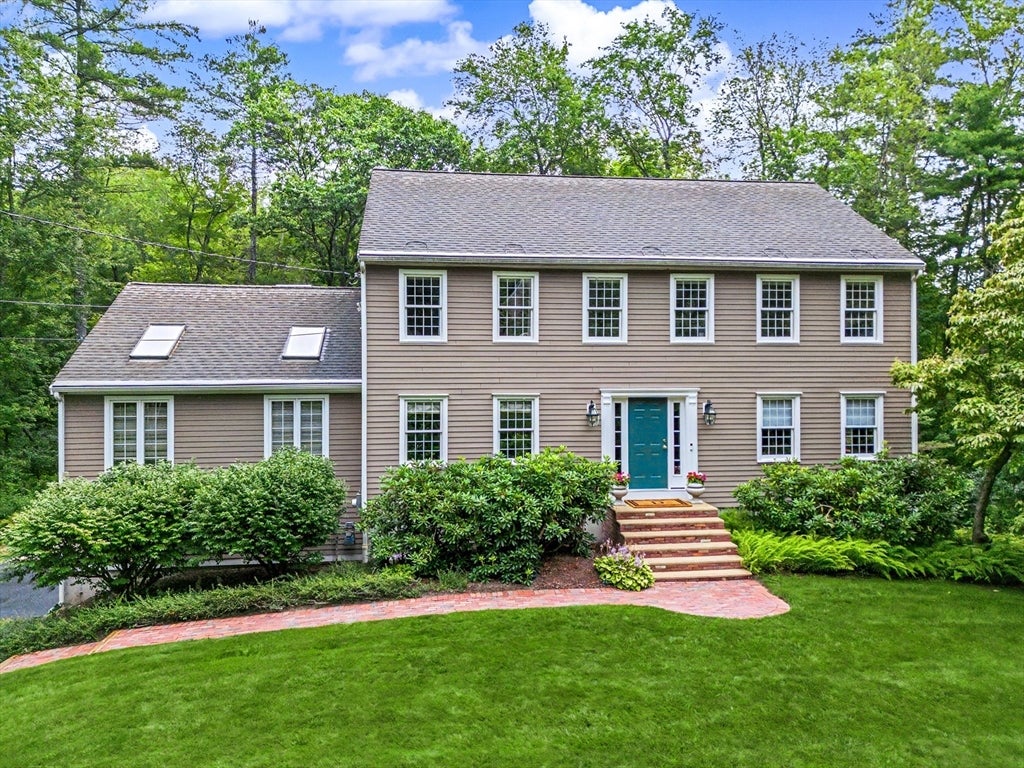 8 Erika Dr, Hopkinton, MA Photo #1