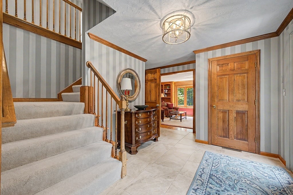 8 Erika Dr