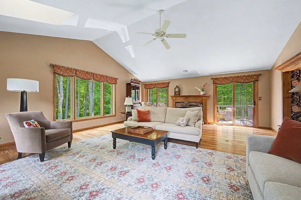 8 Erika Dr, Hopkinton, MA Photo #12