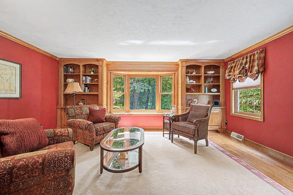 8 Erika Dr, Hopkinton, MA Photo #17
