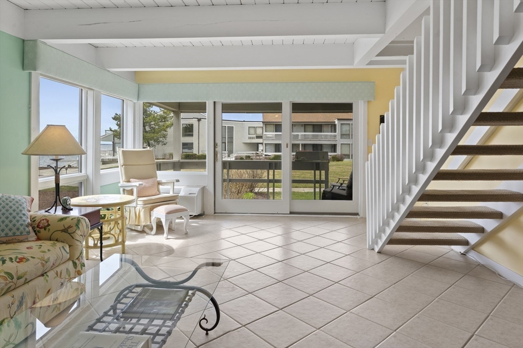 94 Shore Dr W 2109