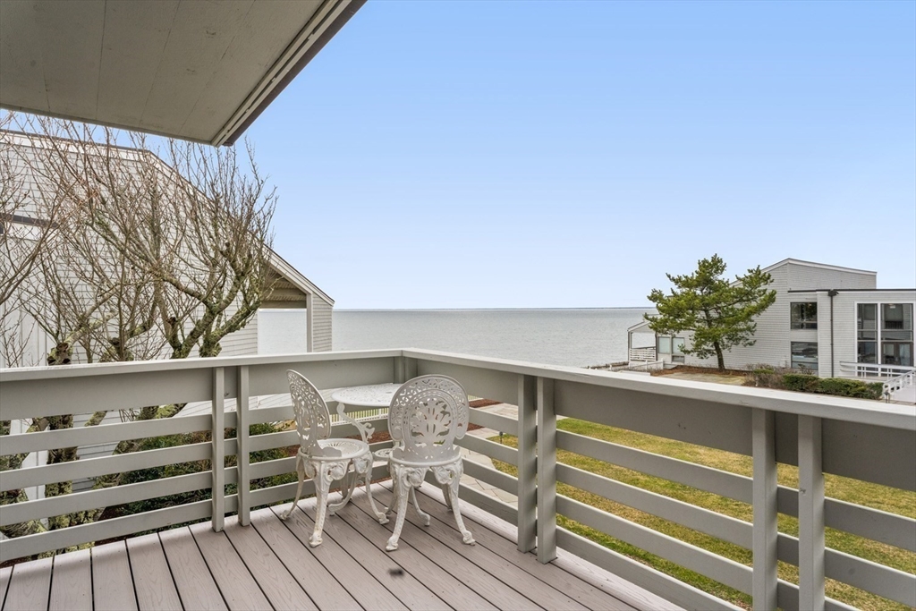 94 Shore Dr W 2109