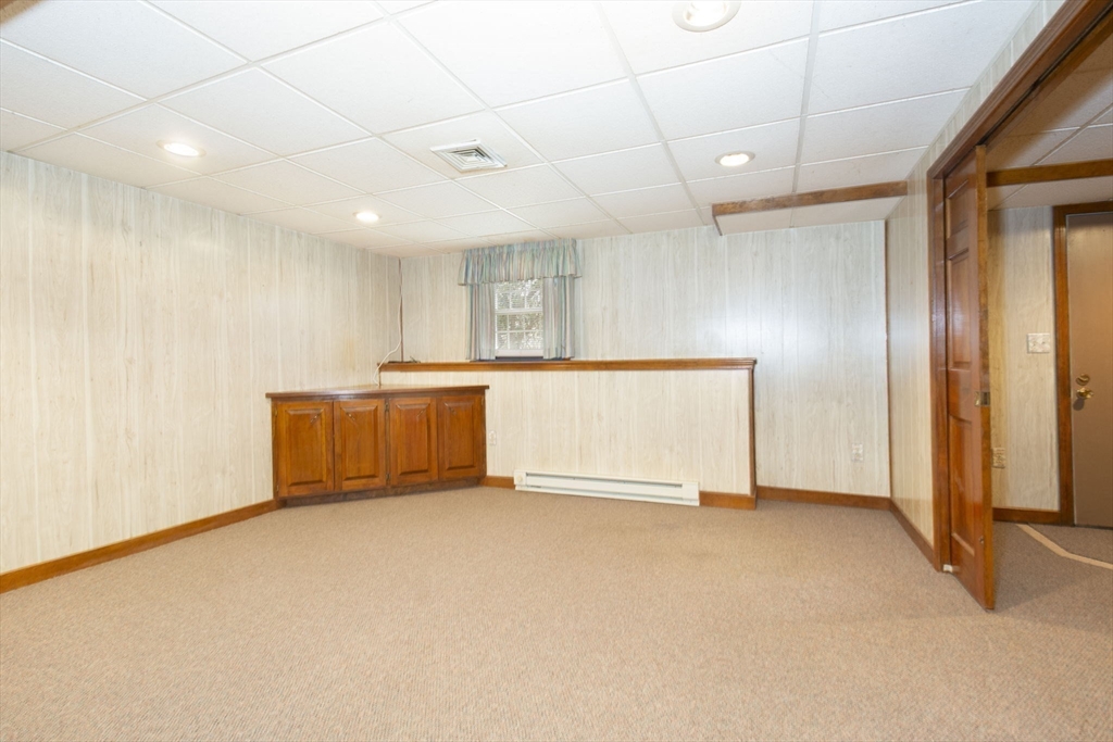 Shrewsbury, Massachusetts 01545, United States, 2 Bedrooms Bedrooms, ,2 BathroomsBathrooms,Residential,Contingent,90861