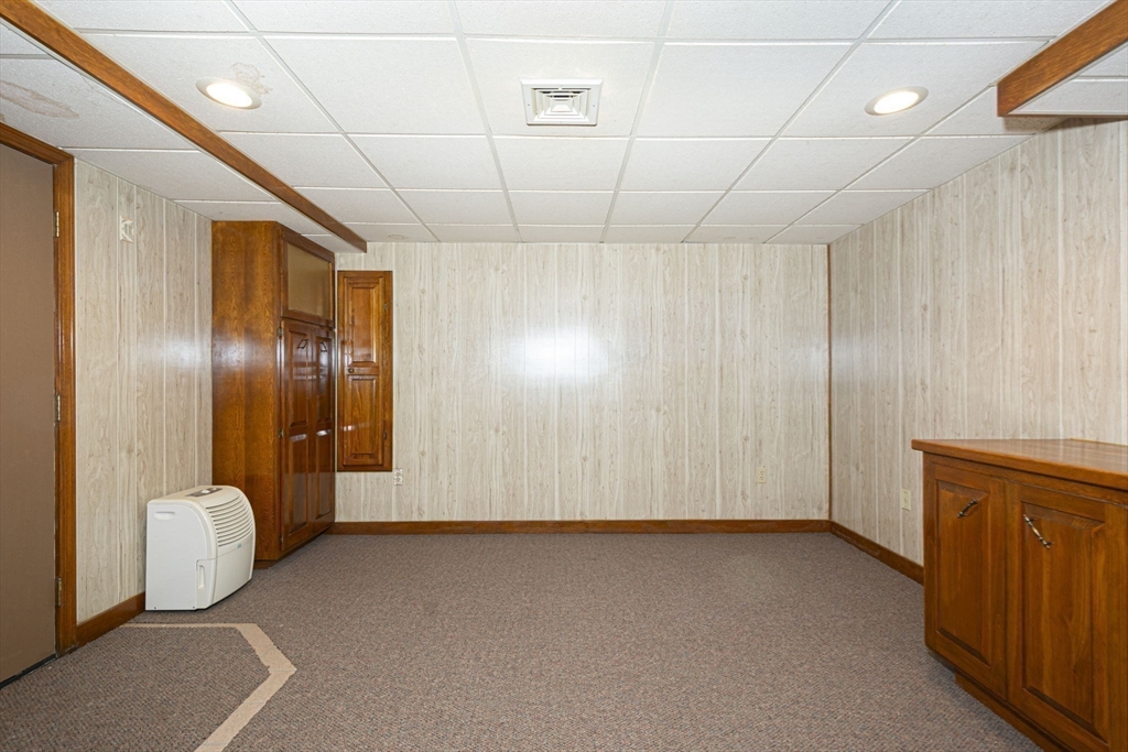 Shrewsbury, Massachusetts 01545, United States, 2 Bedrooms Bedrooms, ,2 BathroomsBathrooms,Residential,Contingent,90861