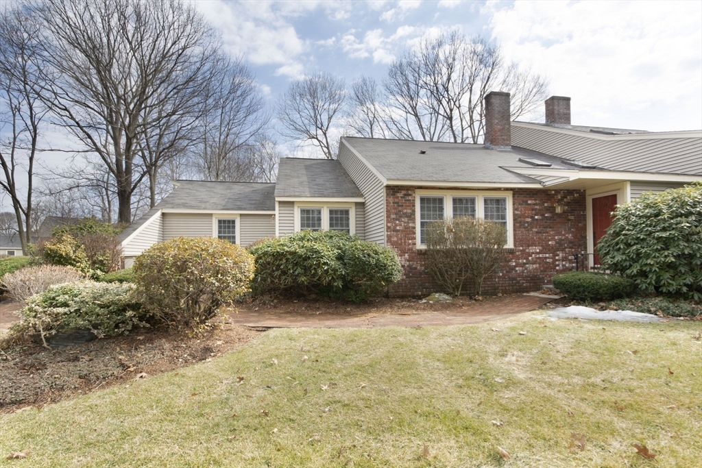 Shrewsbury, Massachusetts 01545, United States, 2 Bedrooms Bedrooms, ,2 BathroomsBathrooms,Residential,Contingent,90861