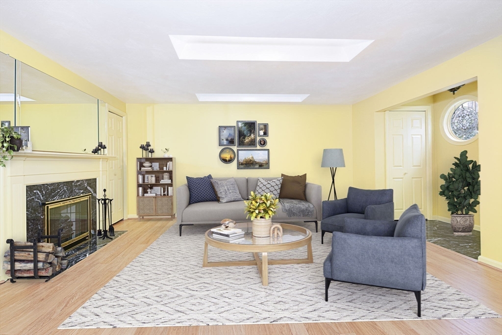 Shrewsbury, Massachusetts 01545, United States, 2 Bedrooms Bedrooms, ,2 BathroomsBathrooms,Residential,Contingent,90861