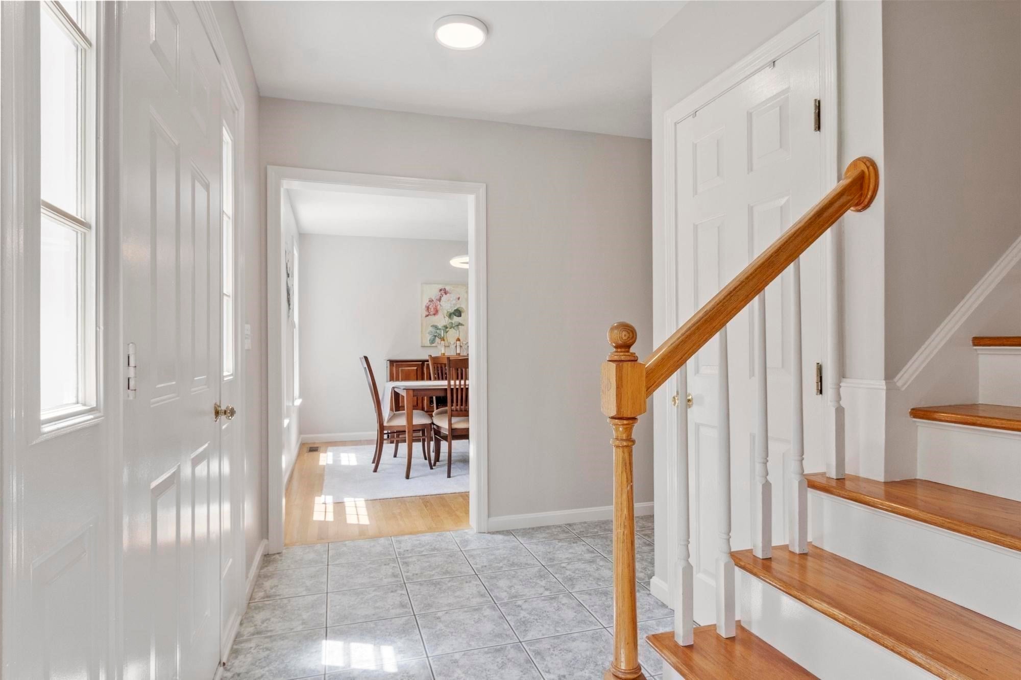 65 Whitney Ln