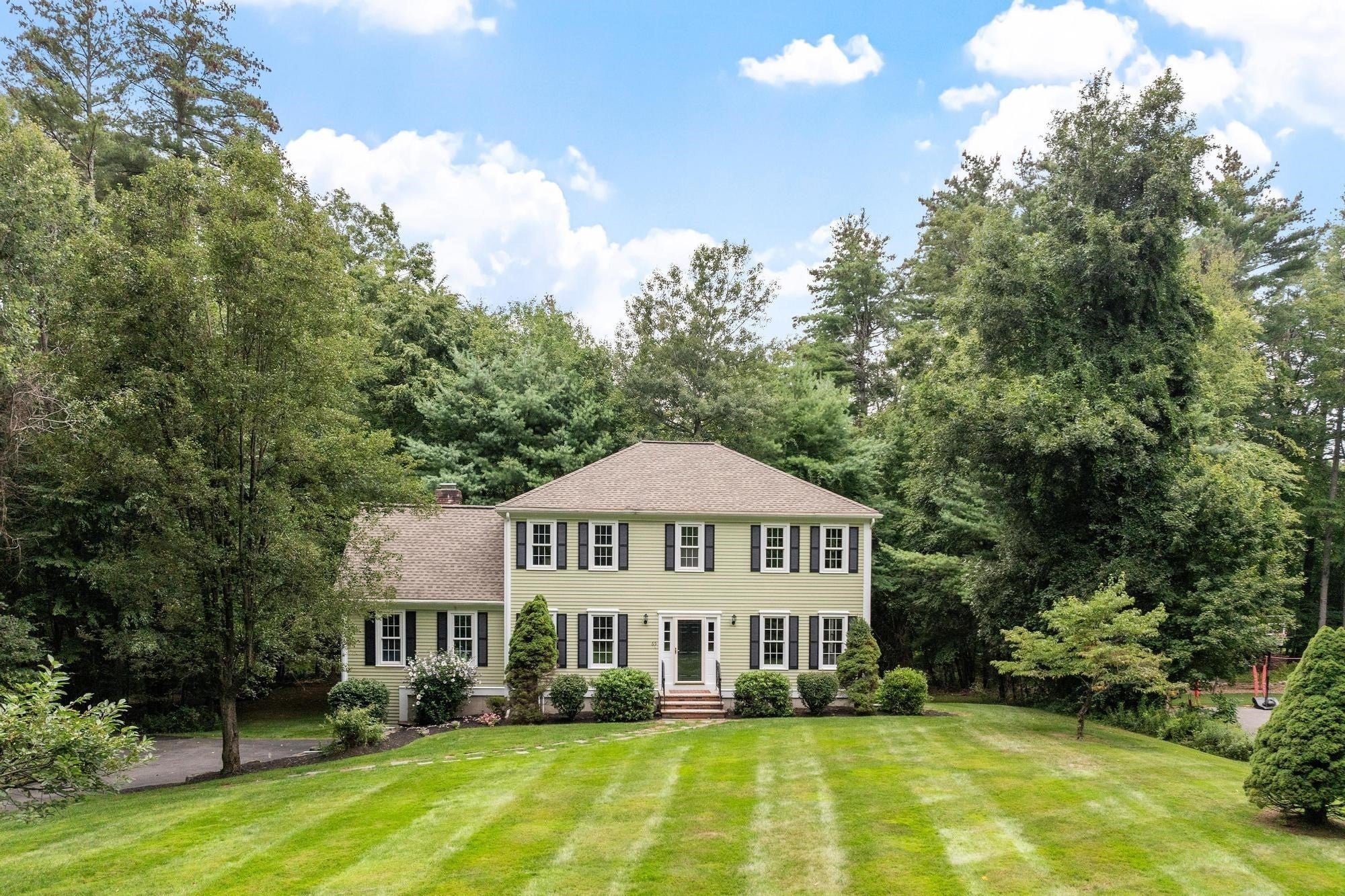 65 Whitney Ln