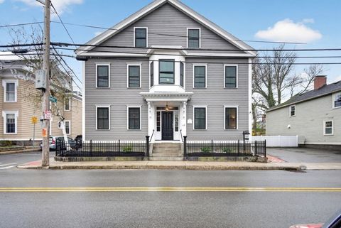 Photo of 49 Essex St #2L, Salem, MA 01970 (MLS # 73505529)