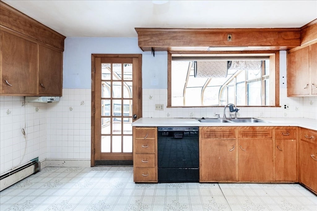 292 Oak St, Methuen, MA, 292 Oak St, Methuen, MA Photo #13