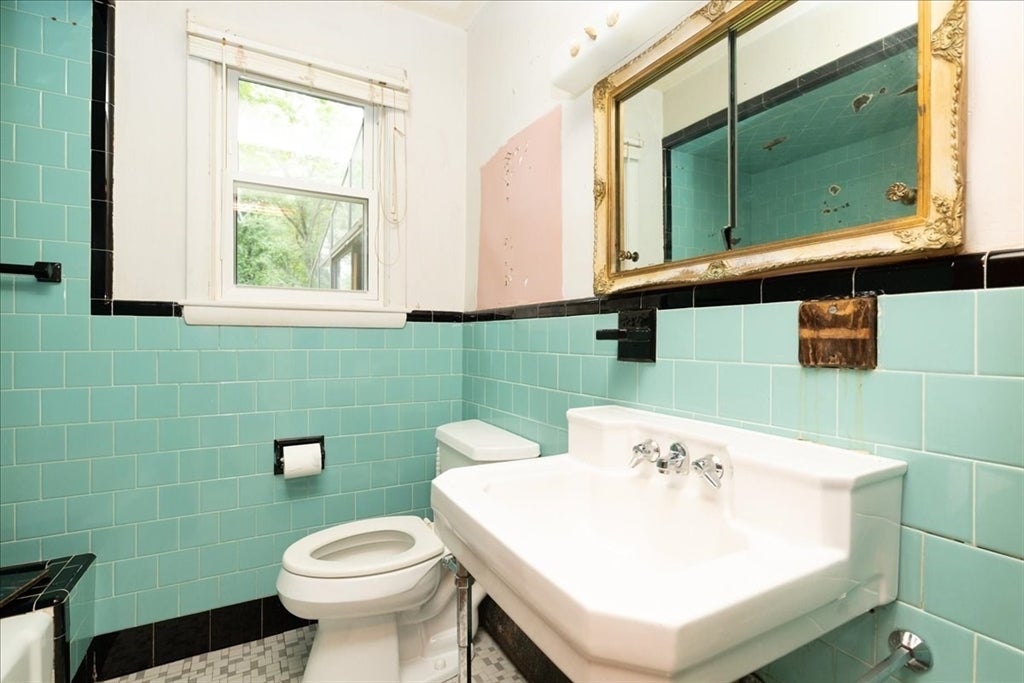292 Oak St, Methuen, MA, 292 Oak St, Methuen, MA Photo #26