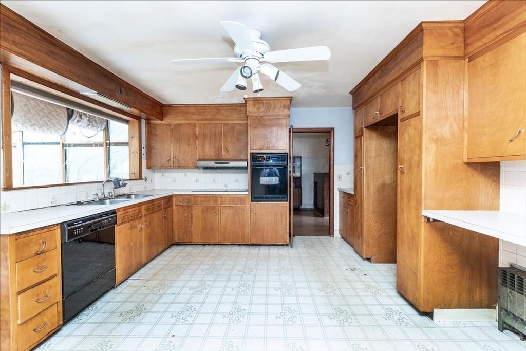 292 Oak St, Methuen, MA, 292 Oak St, Methuen, MA Photo #11