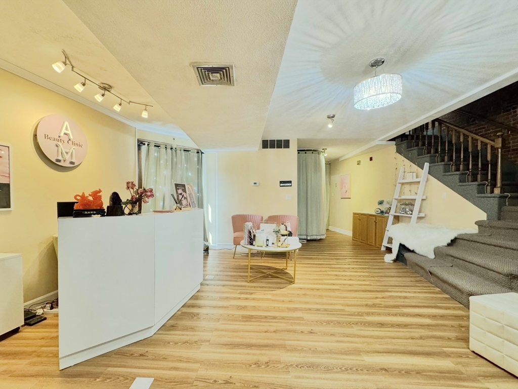 1 Pleasant St
