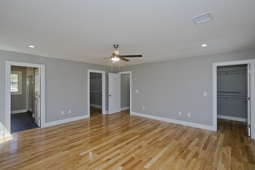 East Longmeadow, Massachusetts 01028, United States, 4 Bedrooms Bedrooms, ,3 BathroomsBathrooms,Residential,Active,128472