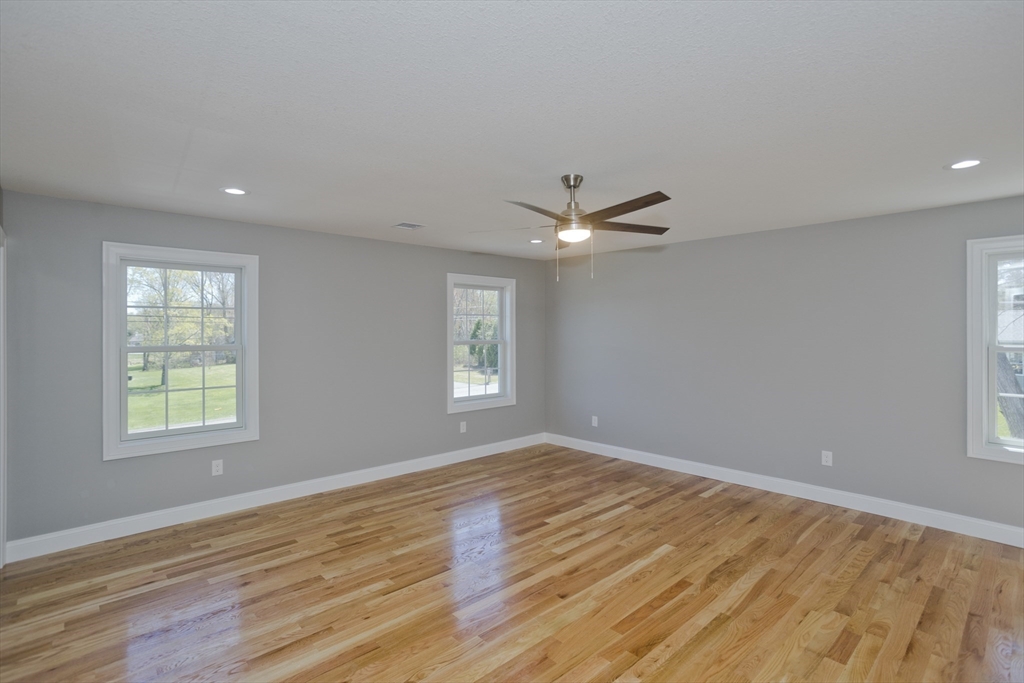 East Longmeadow, Massachusetts 01028, United States, 4 Bedrooms Bedrooms, ,3 BathroomsBathrooms,Residential,Active,128472