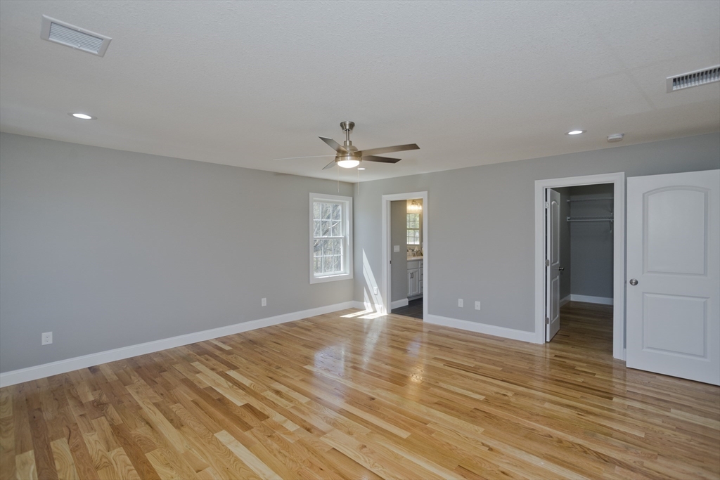 East Longmeadow, Massachusetts 01028, United States, 4 Bedrooms Bedrooms, ,3 BathroomsBathrooms,Residential,Active,128472