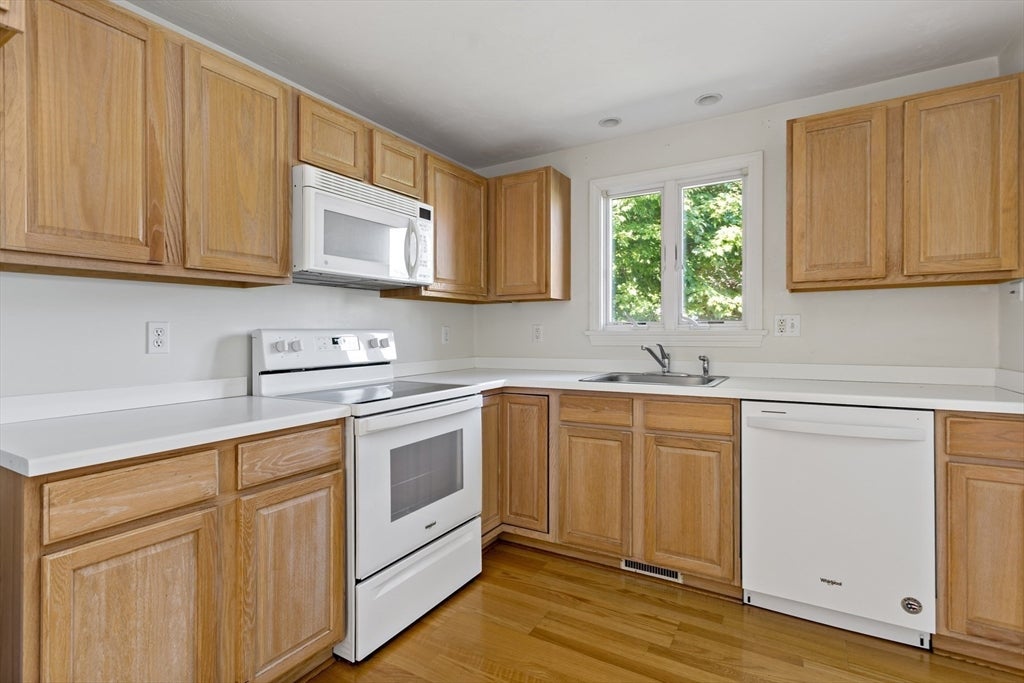 125 Leisure Green Dr #167, Mashpee, MA, 125 Leisure Green Dr #167, Mashpee, MA Photo #9
