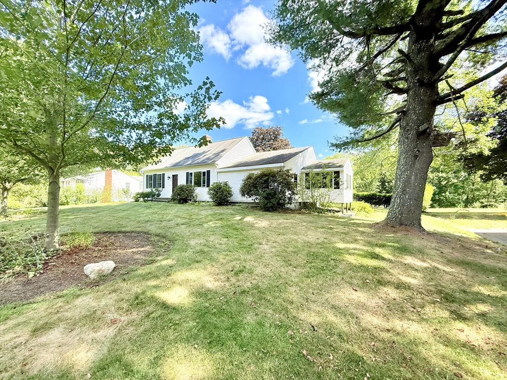 975 S Main St