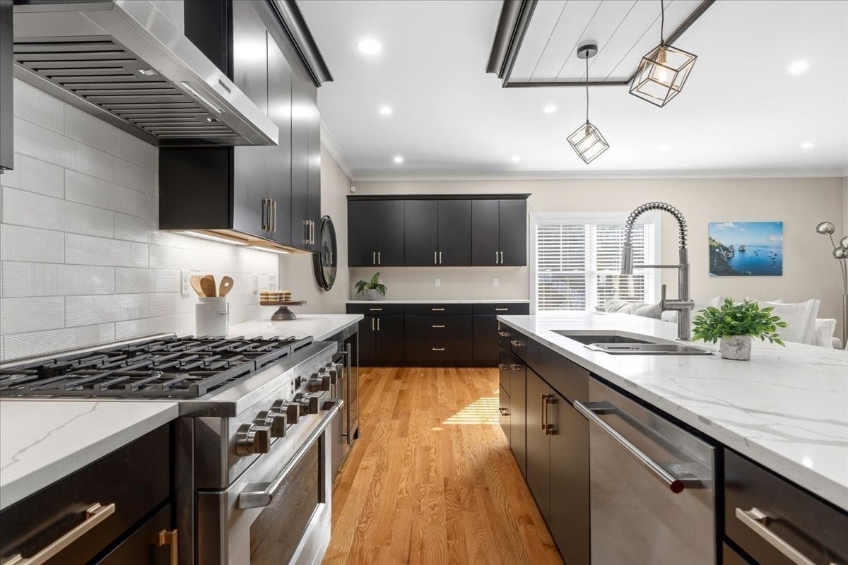 33 Peirce Street #1, Waltham, MA Photo #7