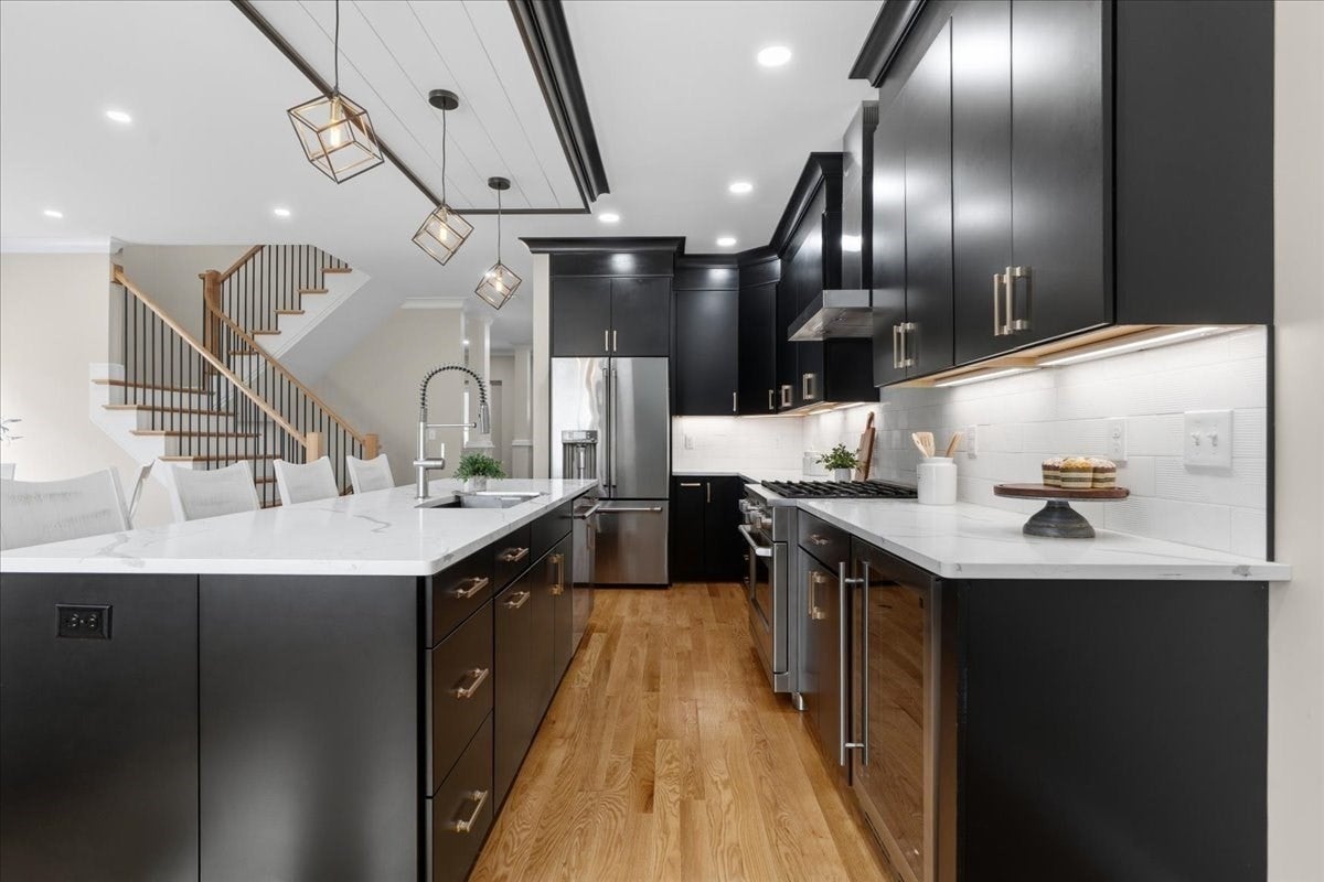 33 Peirce Street #1, Waltham, MA Photo #6