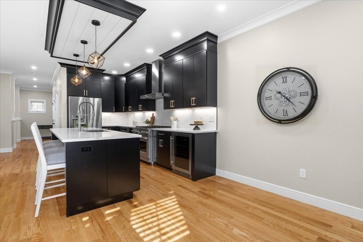 33 Peirce Street #1, Waltham, MA Photo #8