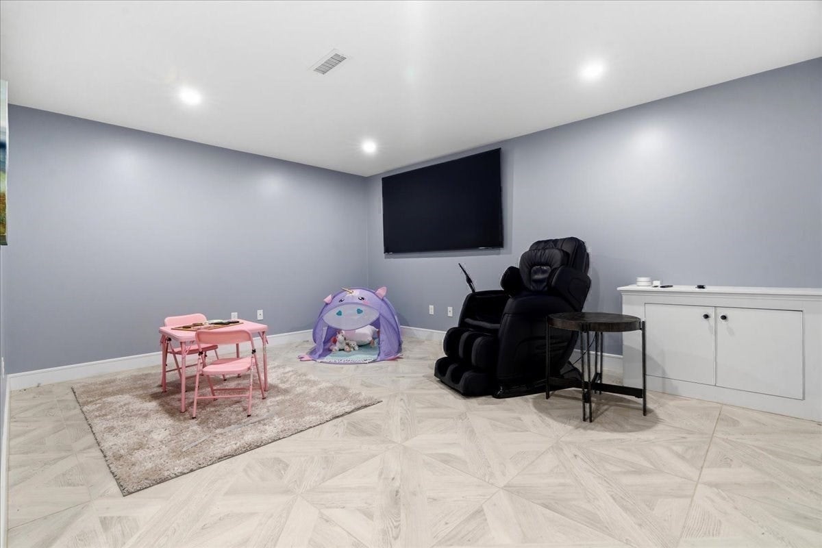 33 Peirce Street #1, Waltham, MA Photo #38