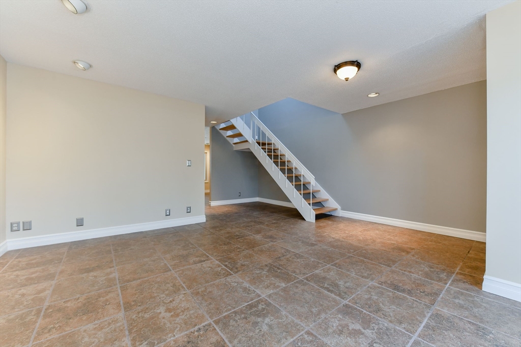 676 Huron Ave #4, Cambridge, MA Photo #4