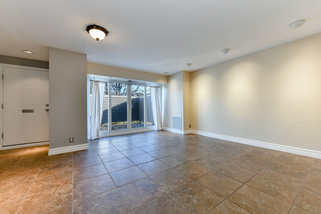 676 Huron Ave #4, Cambridge, MA Photo #3