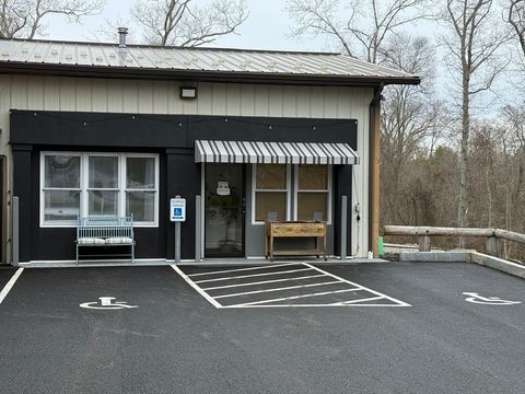 Photo of 946-948 American Legion Hwy, Westport, MA 02790 (MLS # 73505073)