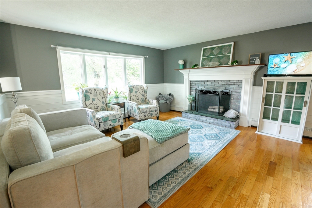 Pepperell, Massachusetts 01463, United States, 4 Bedrooms Bedrooms, ,2 BathroomsBathrooms,Residential,Active,173788