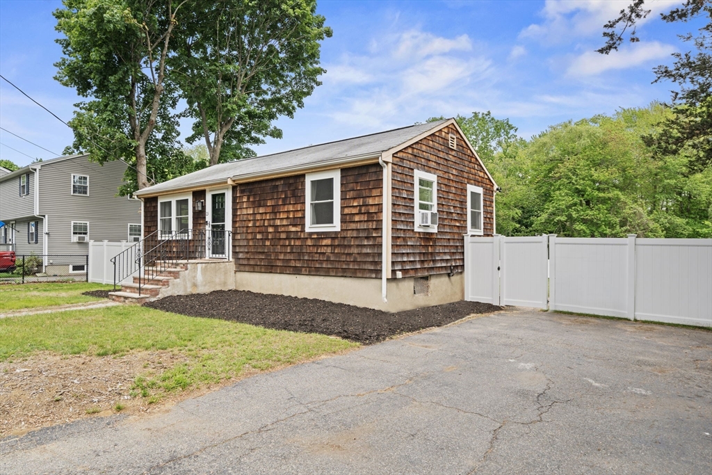 23 Leland Road