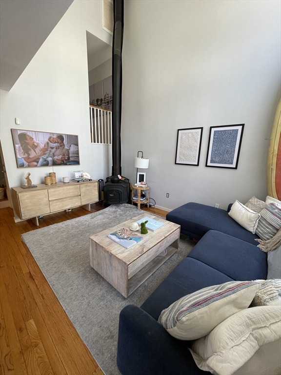 595 Putnam Ave. 595