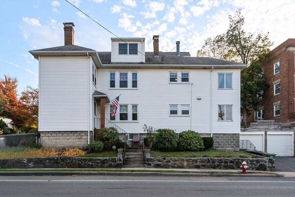 Watertown, Massachusetts 02472, United States, 5 Bedrooms Bedrooms, ,2 BathroomsBathrooms,Residential,Pending,115647