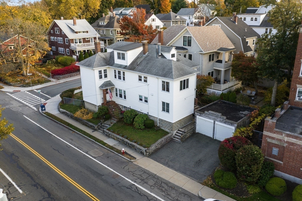 Watertown, Massachusetts 02472, United States, 5 Bedrooms Bedrooms, ,2 BathroomsBathrooms,Residential,Pending,115647