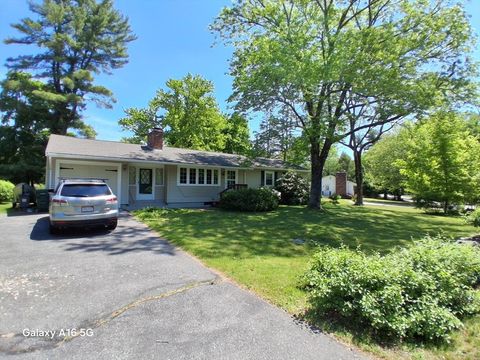 Photo of 164 W Bacon St, Plainville, MA 02762 (MLS # 73522299)