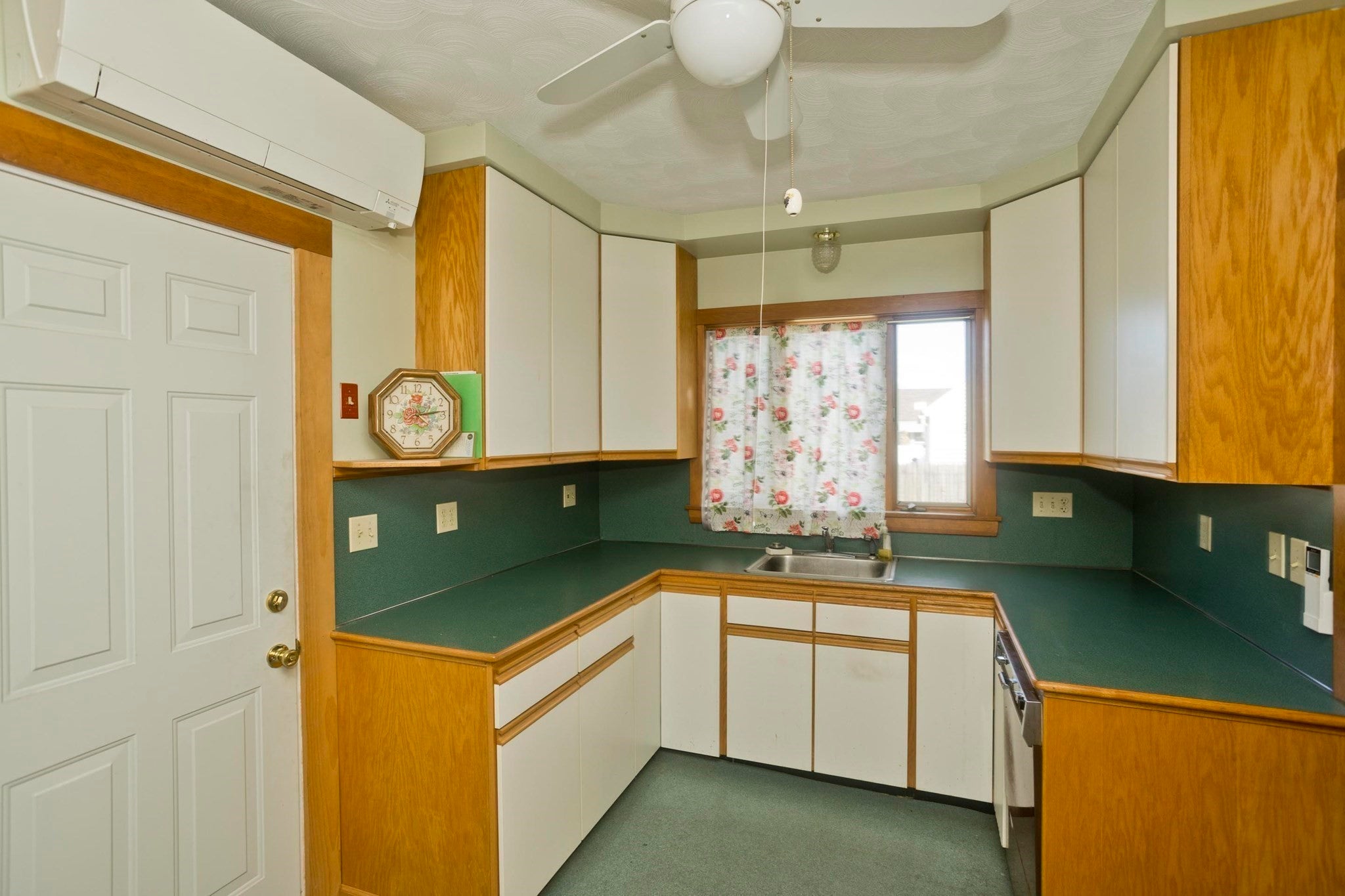 485 East Street, Chicopee, MA Photo #11