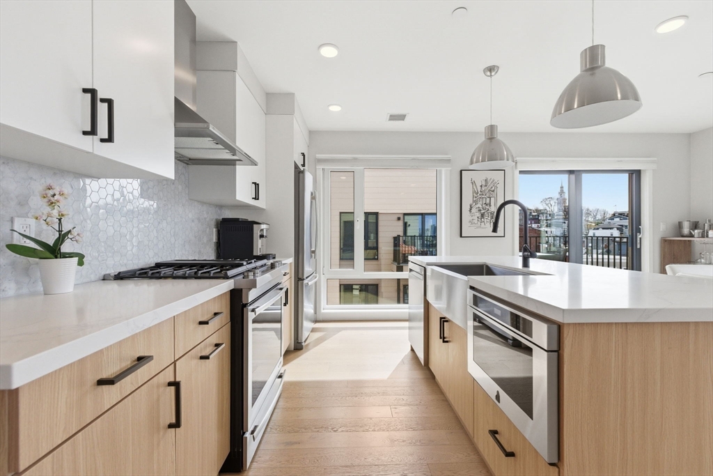 457 West Broadway 506