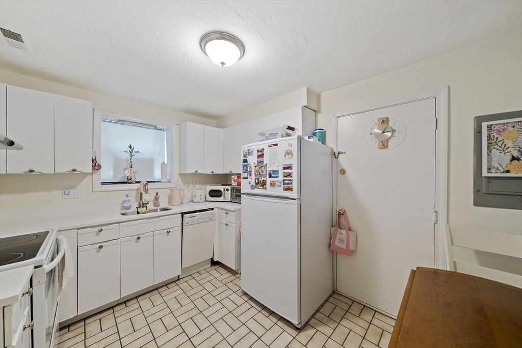 8 Jackson Street B-2