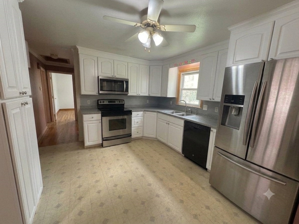 376 East St