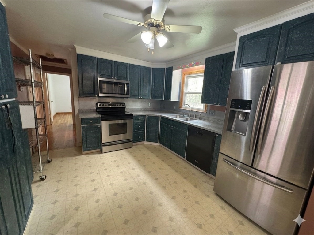 376 East St, Bridgewater, MA Photo #4
