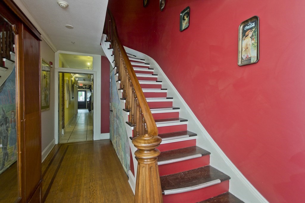 Springfield, Massachusetts 01107, United States, 11 Bedrooms Bedrooms, ,10 BathroomsBathrooms,Residential,Pending,67548