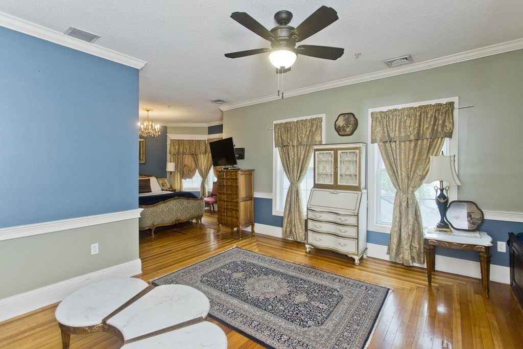 Springfield, Massachusetts 01107, United States, 11 Bedrooms Bedrooms, ,10 BathroomsBathrooms,Residential,Pending,67548