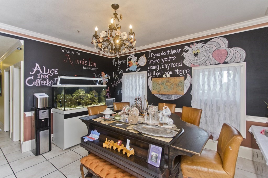 Springfield, Massachusetts 01107, United States, 11 Bedrooms Bedrooms, ,10 BathroomsBathrooms,Residential,Pending,67548