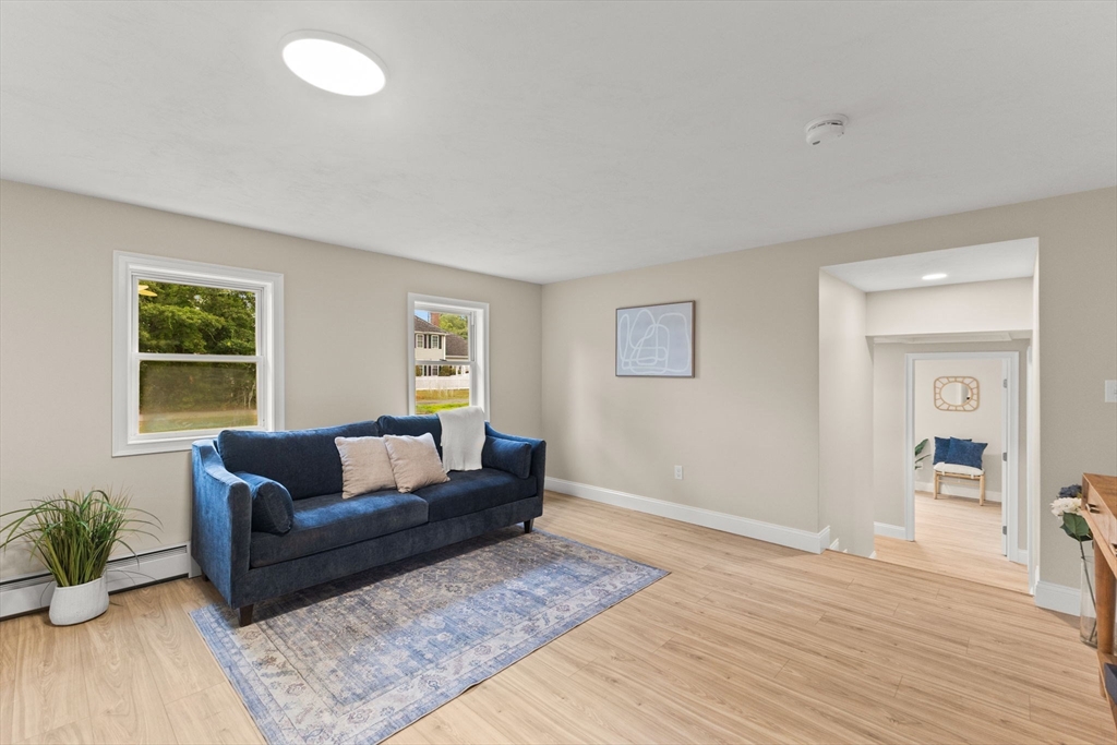 31 Holloway St