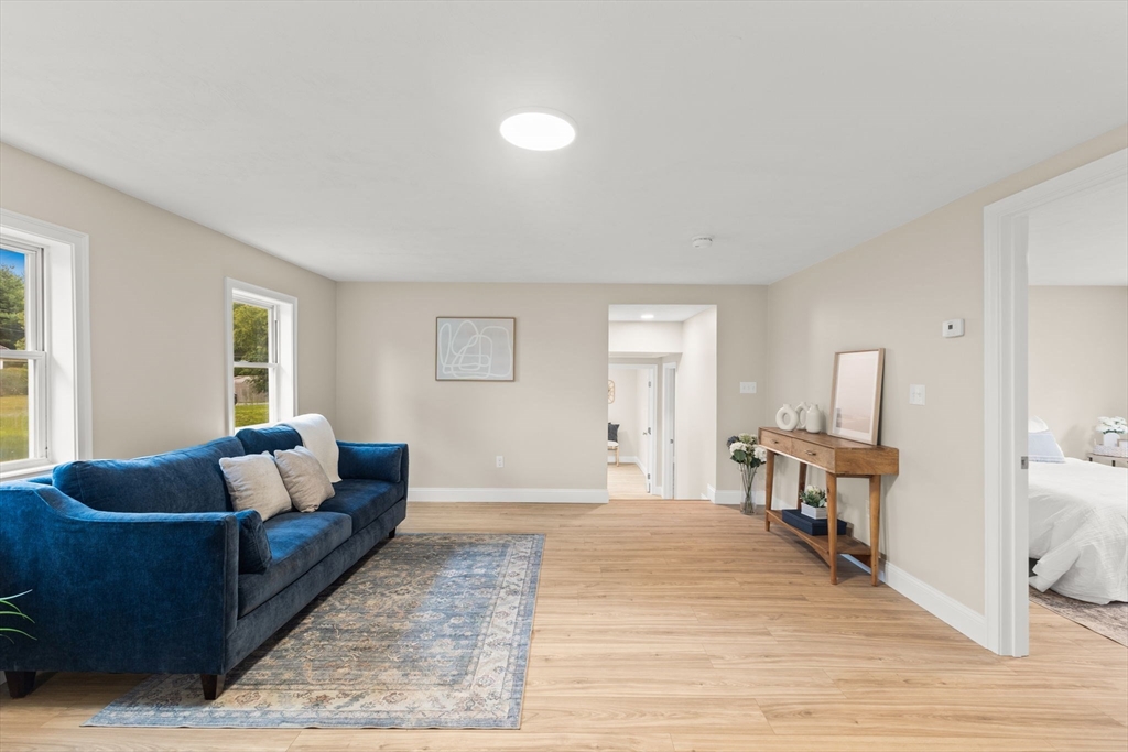31 Holloway St
