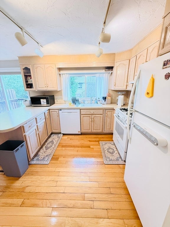 399 Pond St #D1, Braintree, MA, 399 Pond St #D1, Braintree, MA Photo #16