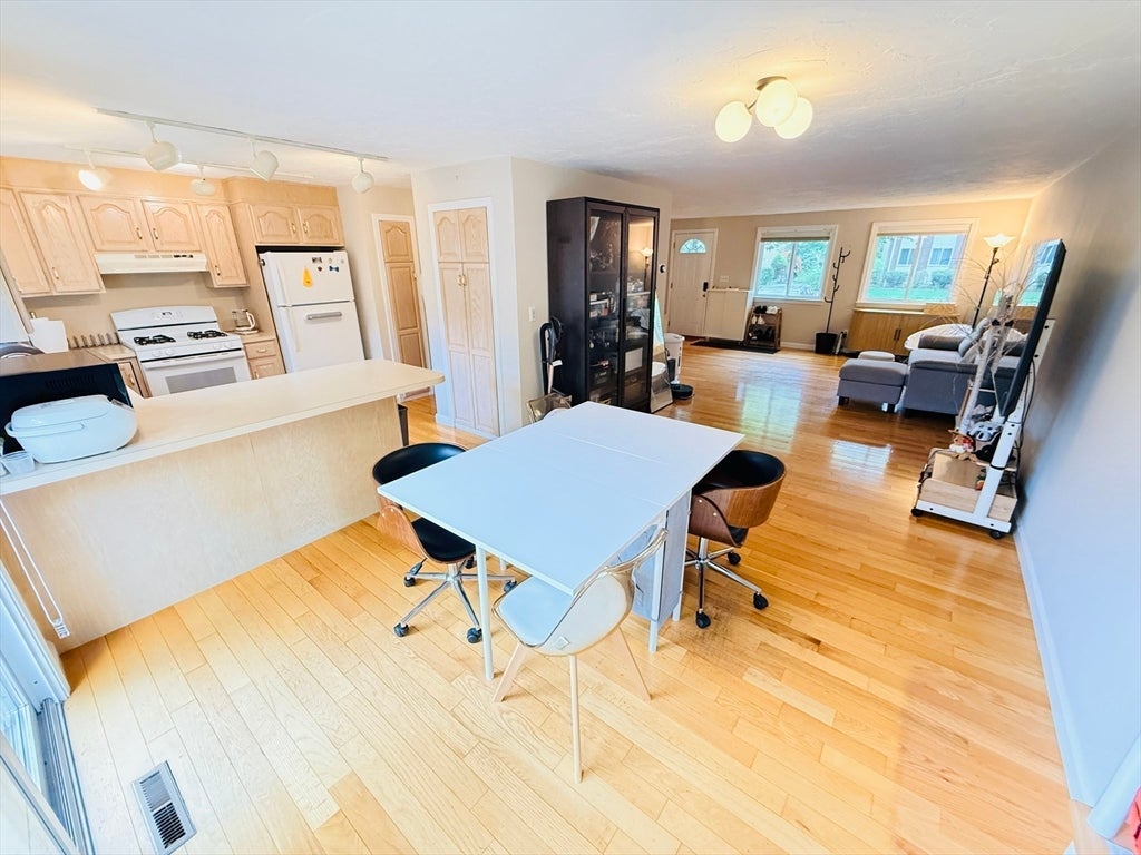 399 Pond St #D1, Braintree, MA, 399 Pond St #D1, Braintree, MA Photo #13