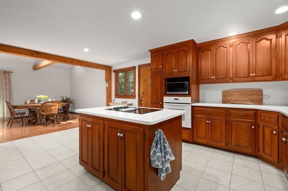 11 Elginwood Rd, Peabody, MA, 11 Elginwood Rd, Peabody, MA Photo #6