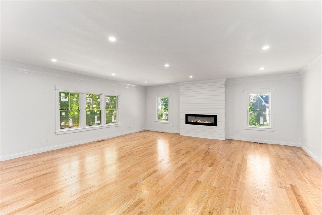 15 Verjuniel Ave