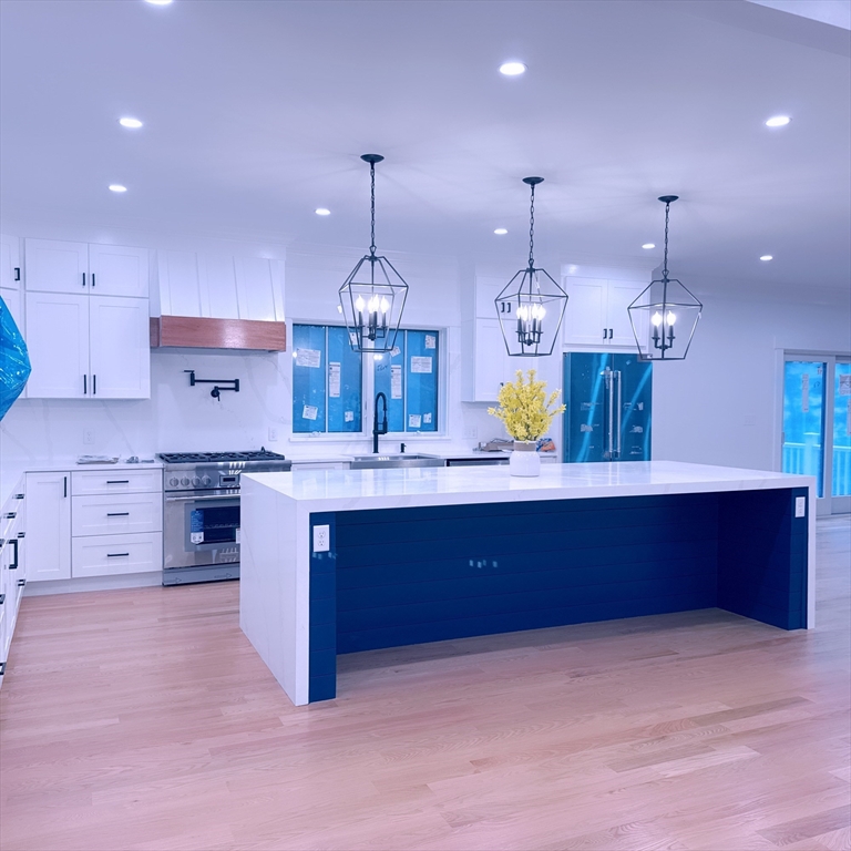 15 Verjuniel Ave